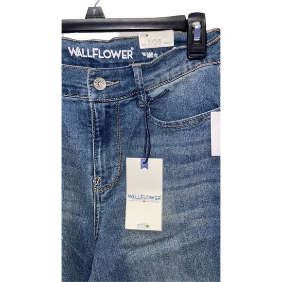 WallFlower The Dad Fit Distressed Medium/Dark Wash Jeans 7/28 Regular NWT - Picture 2 of 3